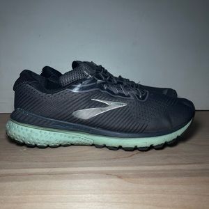 Womens Brooks Adrenaline GTS 20. Size 9.5. 1202961B084. Medium B.